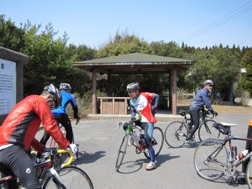 柏原山広場