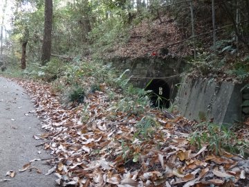 水路トンネル