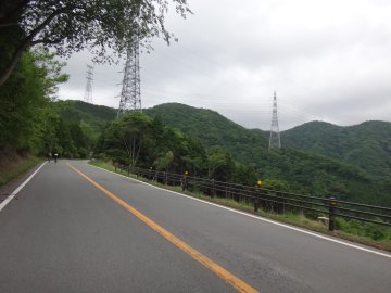 明神峠への登り